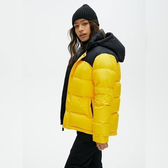 Aritzia Jacket The Super Puff Goose Down Warm Winter Hood Black Yellow XS GUC - Picture 9 of 12